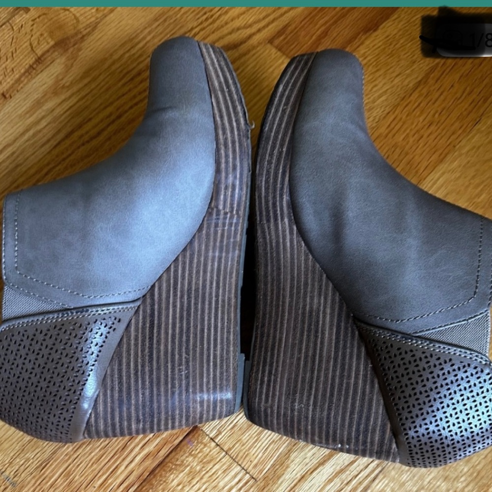 Dr. Scholl's gray/taupe wedge slip on booties 10 Wide - Picture 2 of 8